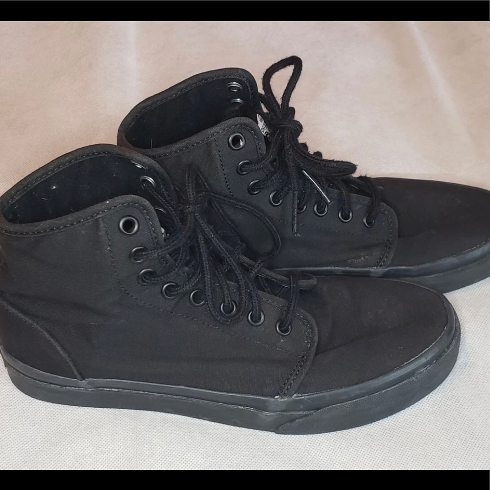 Vans 106 hi tops